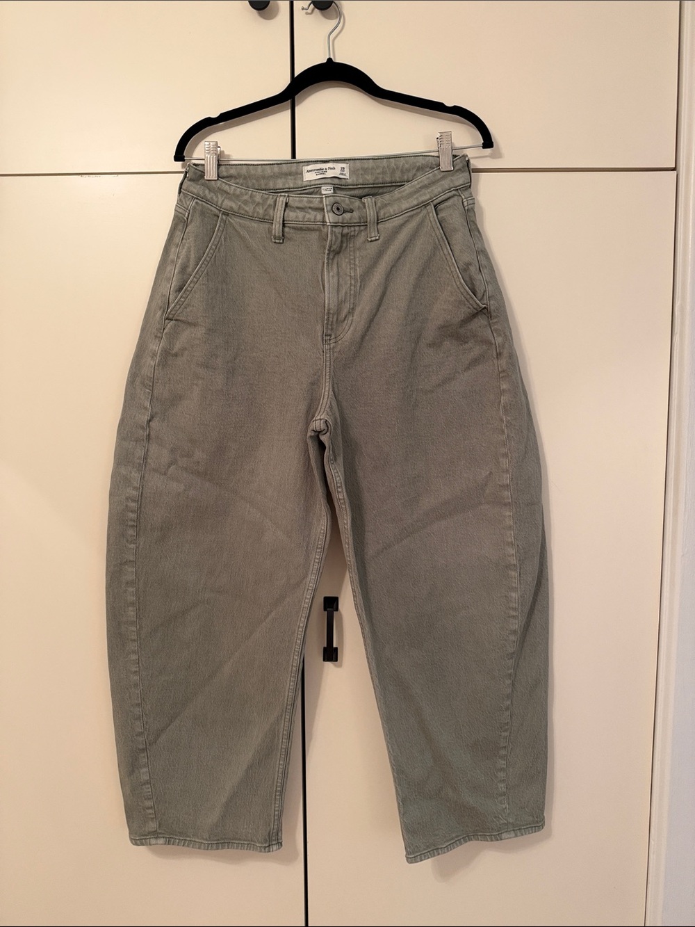 Abercrombie High Rise Barrel Jeans - 29 Short - Curve Love